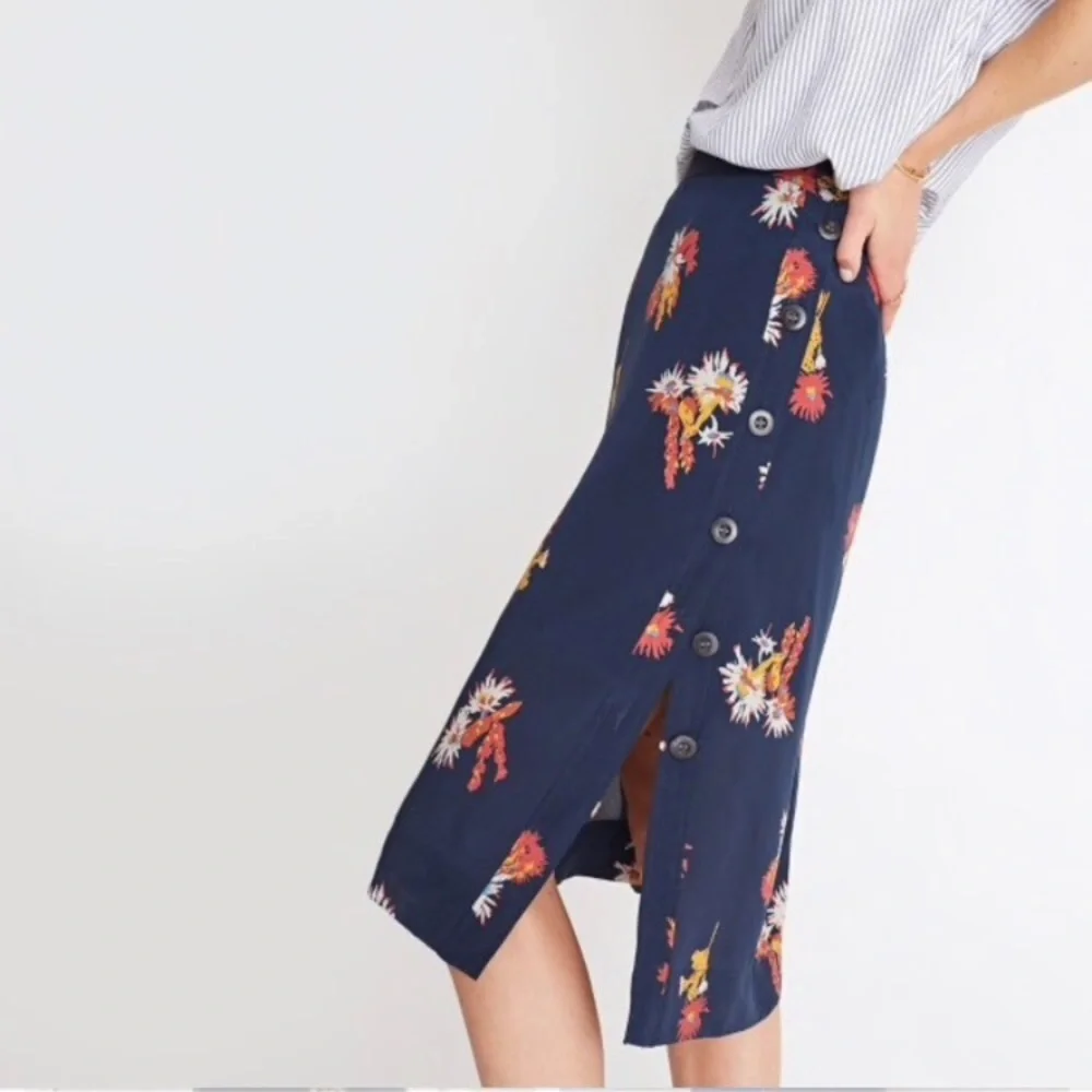 Madewell cactus flower print midi skirt. 6 - Picture 3 of 6